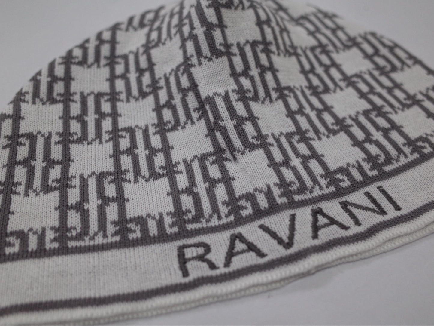 RR Monogram Beanie off white